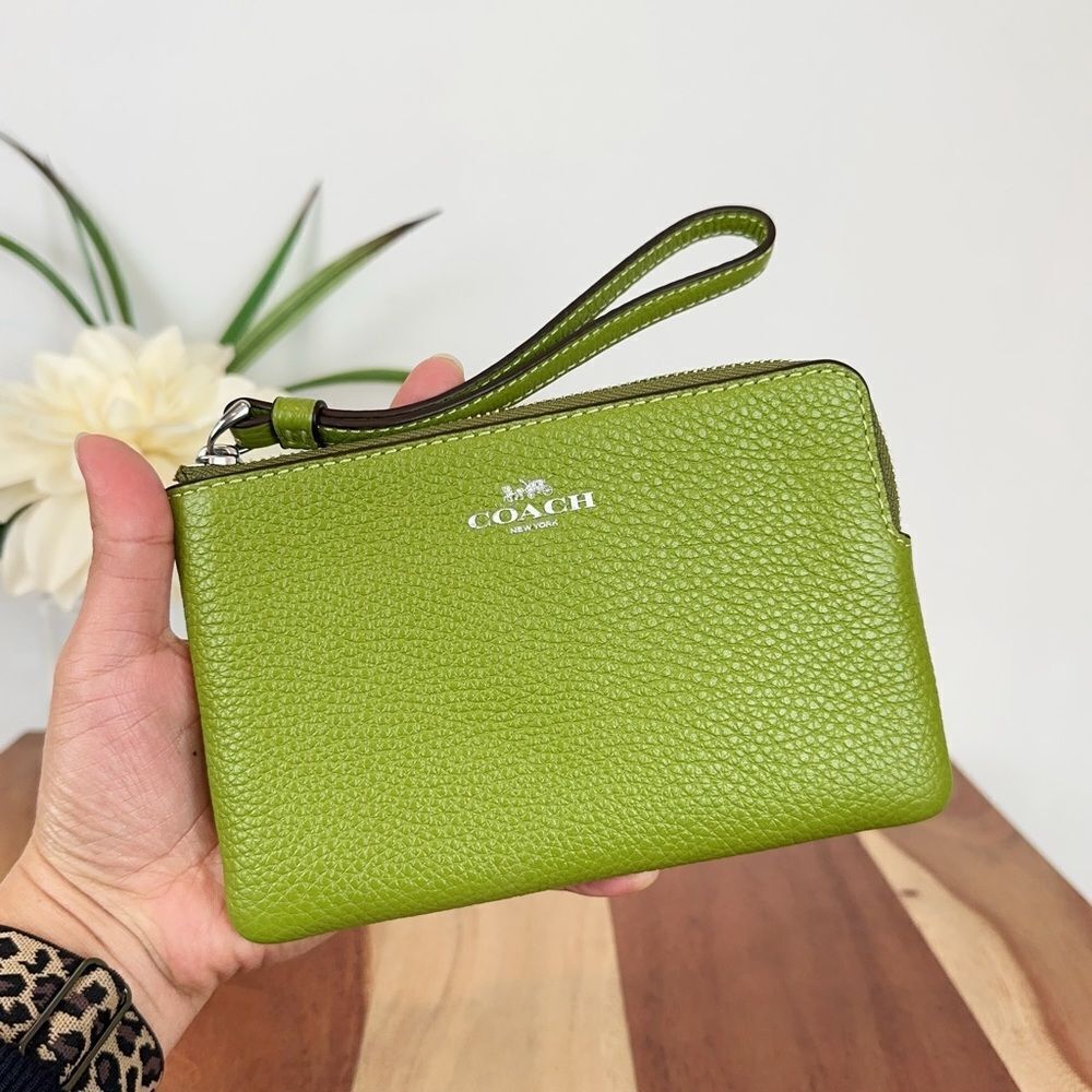 NWT Coach Leather Corner Zip Wristlet
